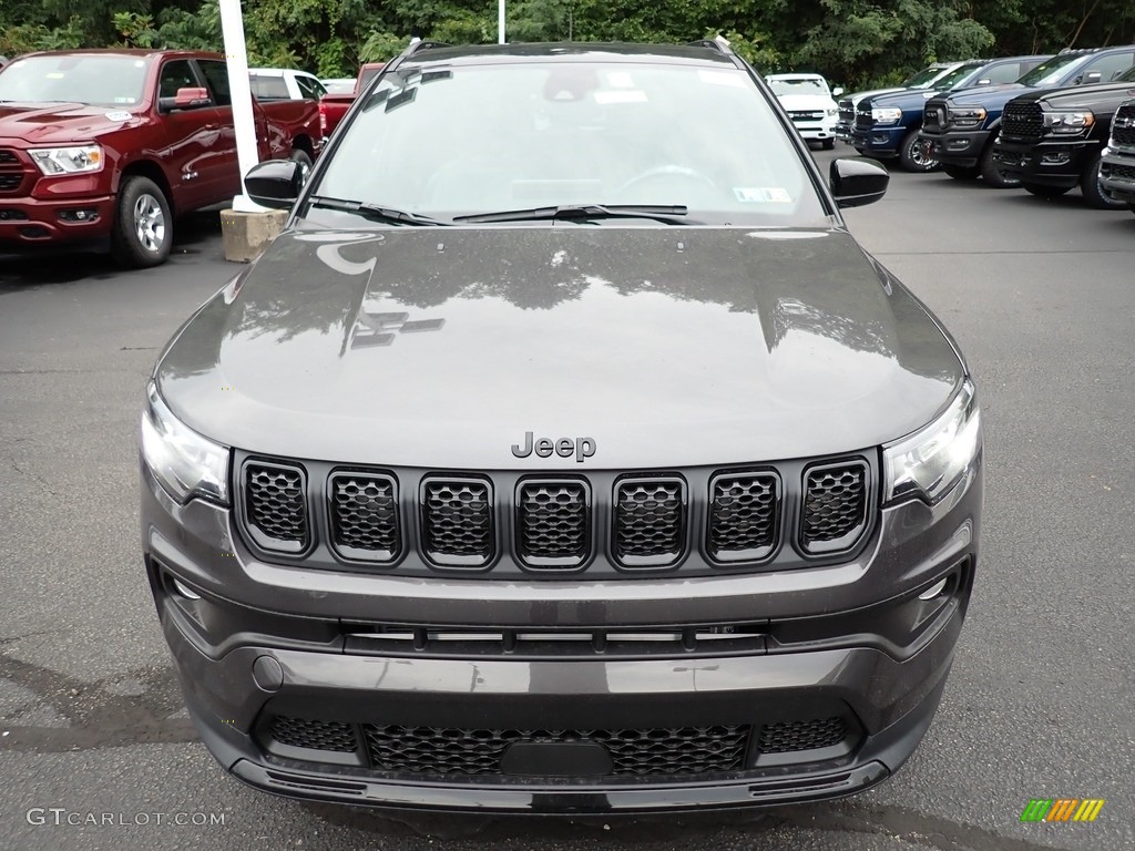 2023 Compass Altitude 4x4 - Granite Crystal Metallic / Black photo #9