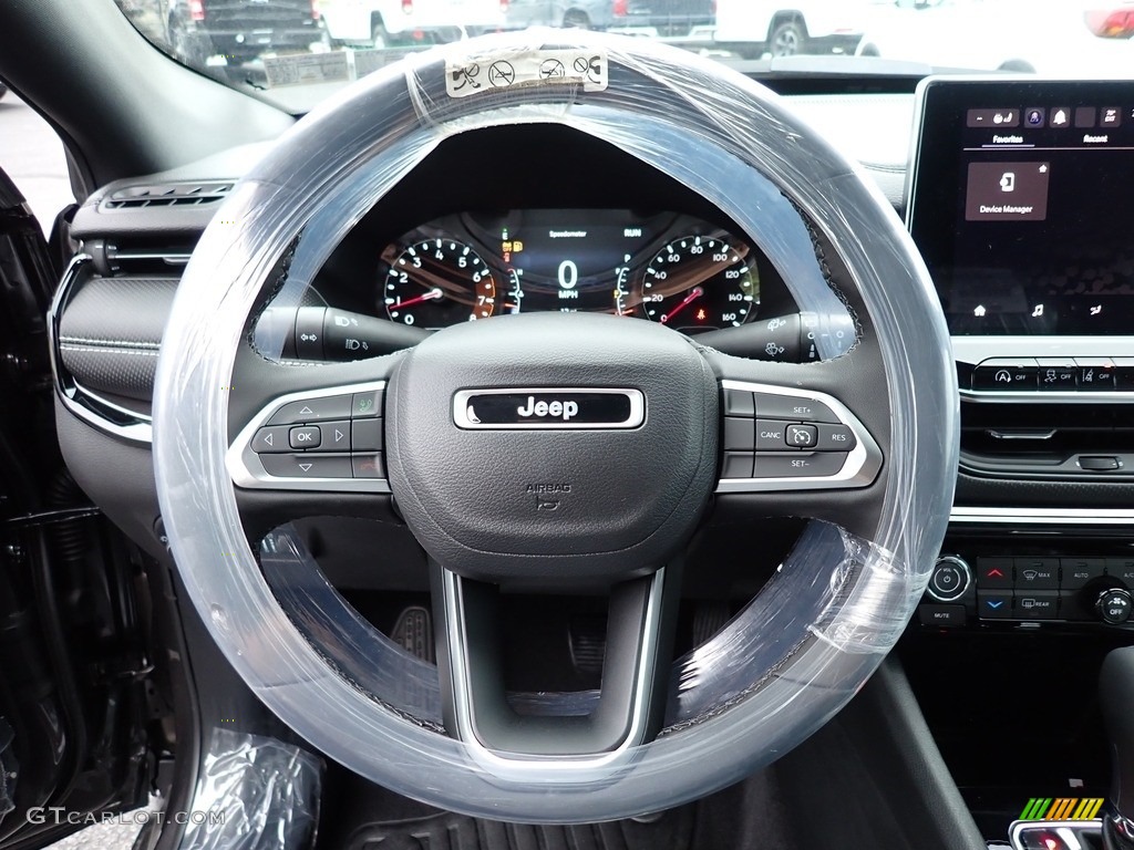 2023 Compass Altitude 4x4 - Granite Crystal Metallic / Black photo #17