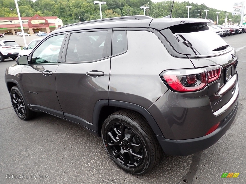 2023 Compass Altitude 4x4 - Granite Crystal Metallic / Black photo #3