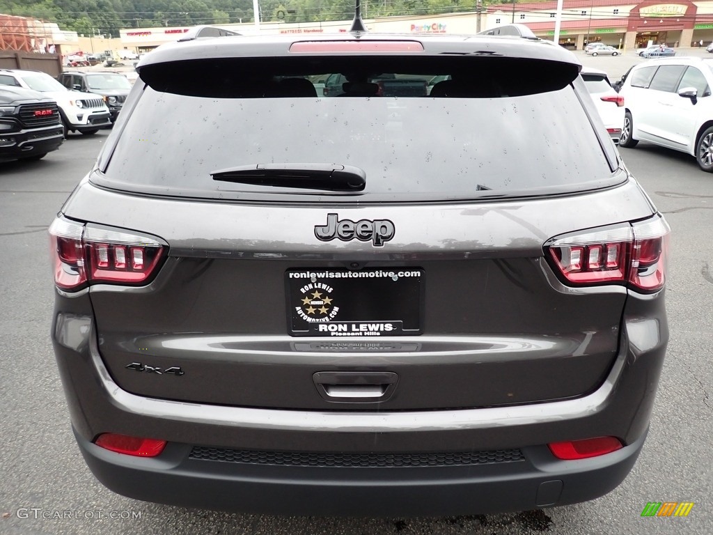 2023 Compass Altitude 4x4 - Granite Crystal Metallic / Black photo #4