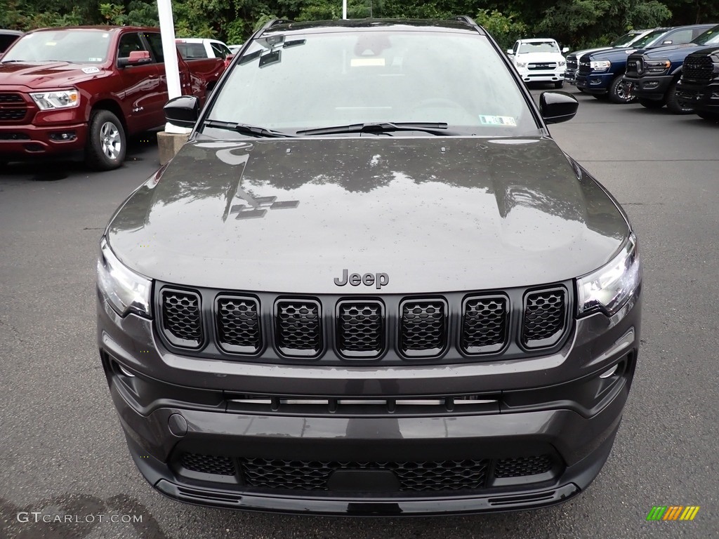 2023 Compass Altitude 4x4 - Granite Crystal Metallic / Black photo #9