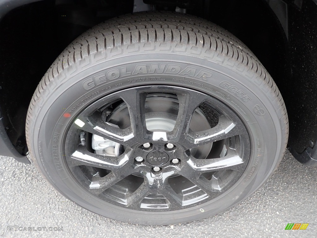 2023 Compass Altitude 4x4 - Billet Silver Metallic / Black photo #10