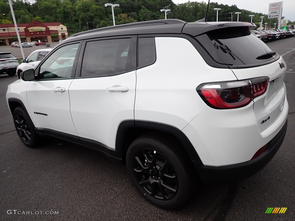 2023 Compass Altitude 4x4 - Bright White / Black photo #3