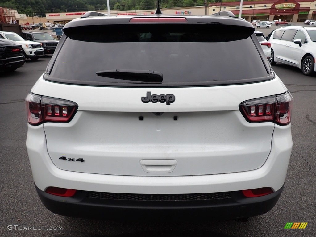 2023 Compass Altitude 4x4 - Bright White / Black photo #4