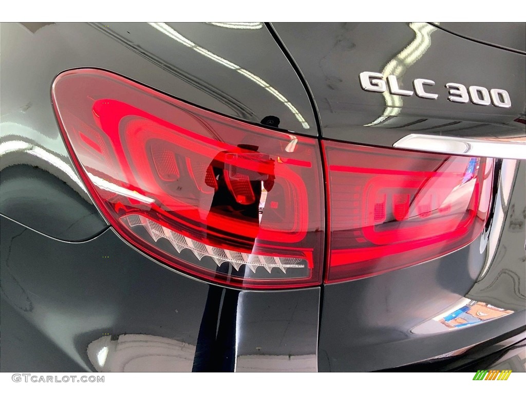 2020 GLC 300 4Matic - Black / Silk Beige photo #29