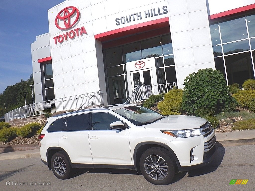 2019 Highlander XLE AWD - Blizzard Pearl White / Ash photo #2