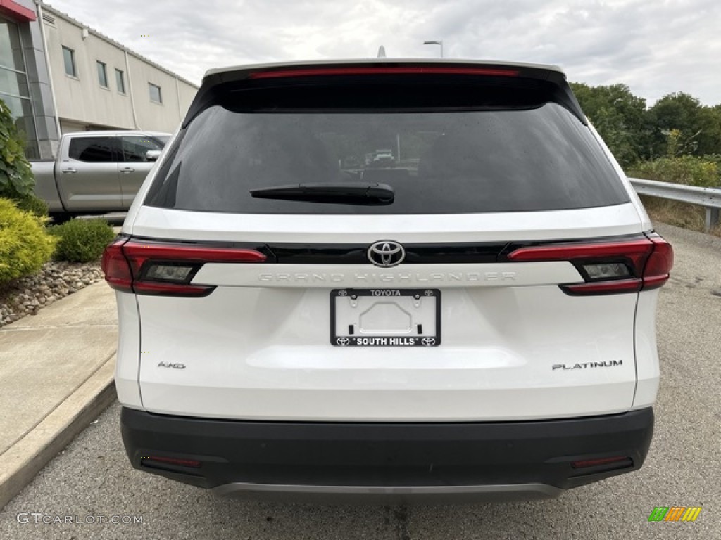 2024 Grand Highlander Platinum AWD - Wind Chill Pearl / Light Gray photo #8