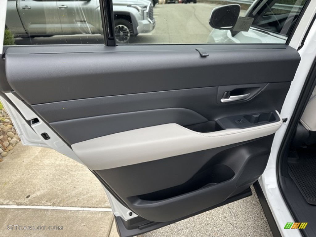2024 Toyota Grand Highlander Platinum AWD Door Panel Photos