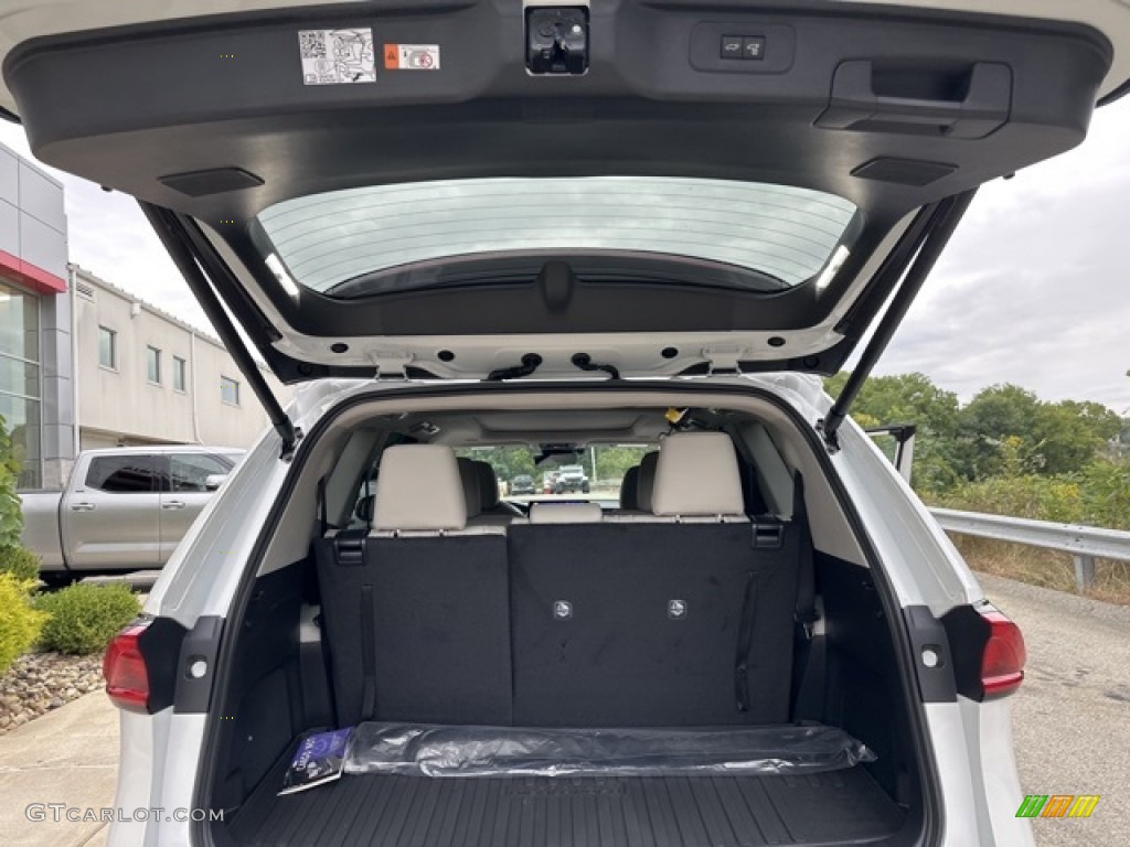 2024 Toyota Grand Highlander Platinum AWD Trunk Photo #146549343