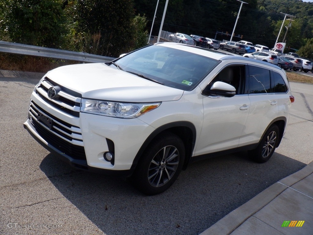 2019 Highlander XLE AWD - Blizzard Pearl White / Ash photo #16