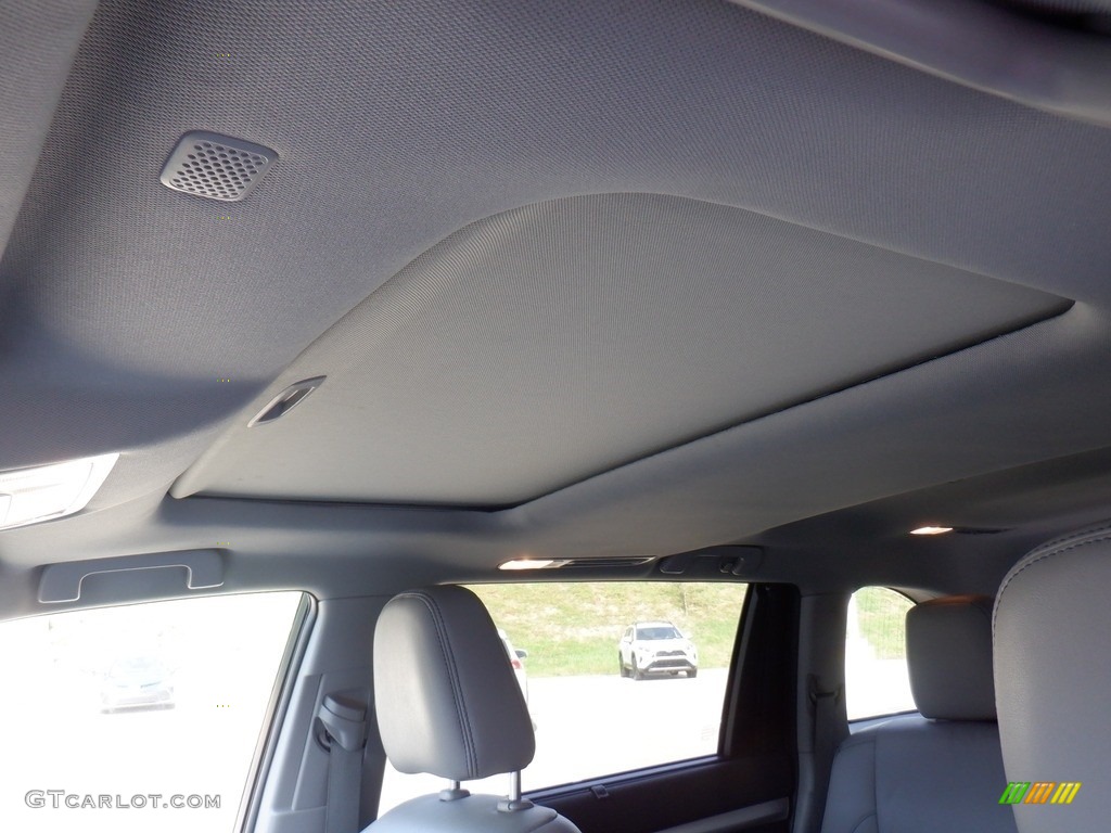 2019 Highlander XLE AWD - Blizzard Pearl White / Ash photo #20