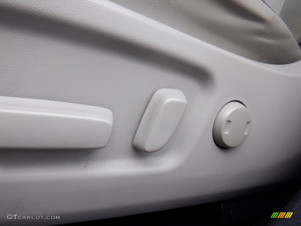 2019 Highlander XLE AWD - Blizzard Pearl White / Ash photo #23