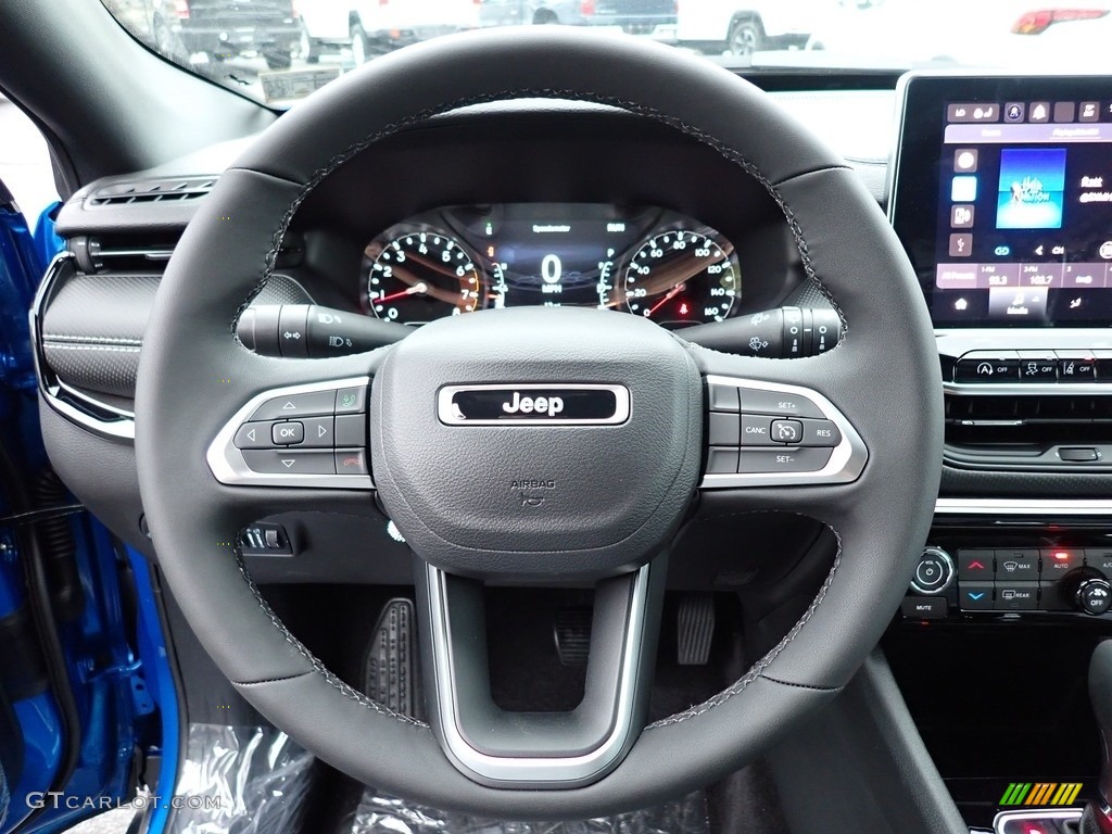 2023 Compass Altitude 4x4 - Laser Blue Pearl / Black photo #17