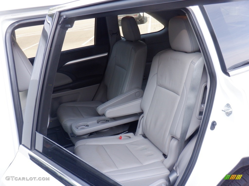 2019 Highlander XLE AWD - Blizzard Pearl White / Ash photo #28