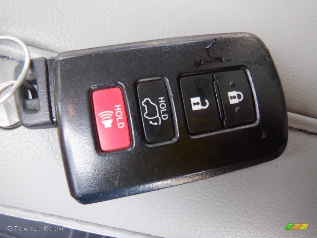 2019 Highlander XLE AWD - Blizzard Pearl White / Ash photo #34