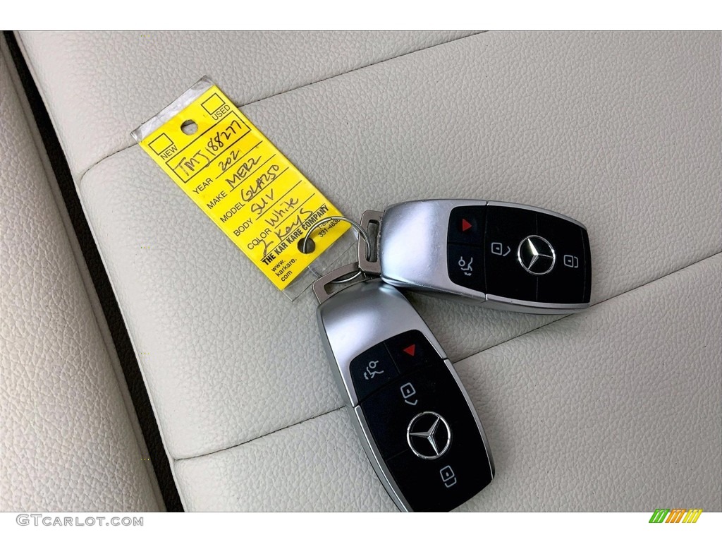 2021 GLA 250 - Polar White / Macchiato Beige photo #11