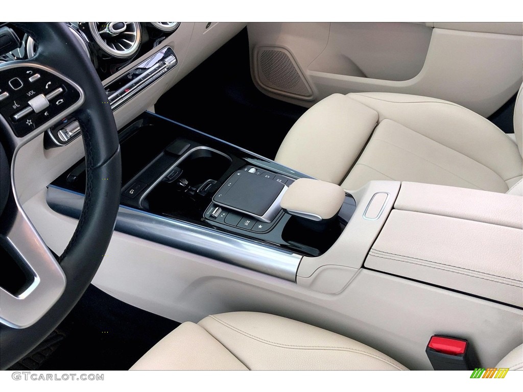 2021 GLA 250 - Polar White / Macchiato Beige photo #17