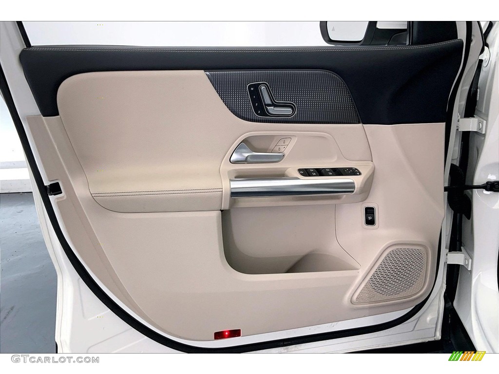 2021 GLA 250 - Polar White / Macchiato Beige photo #25