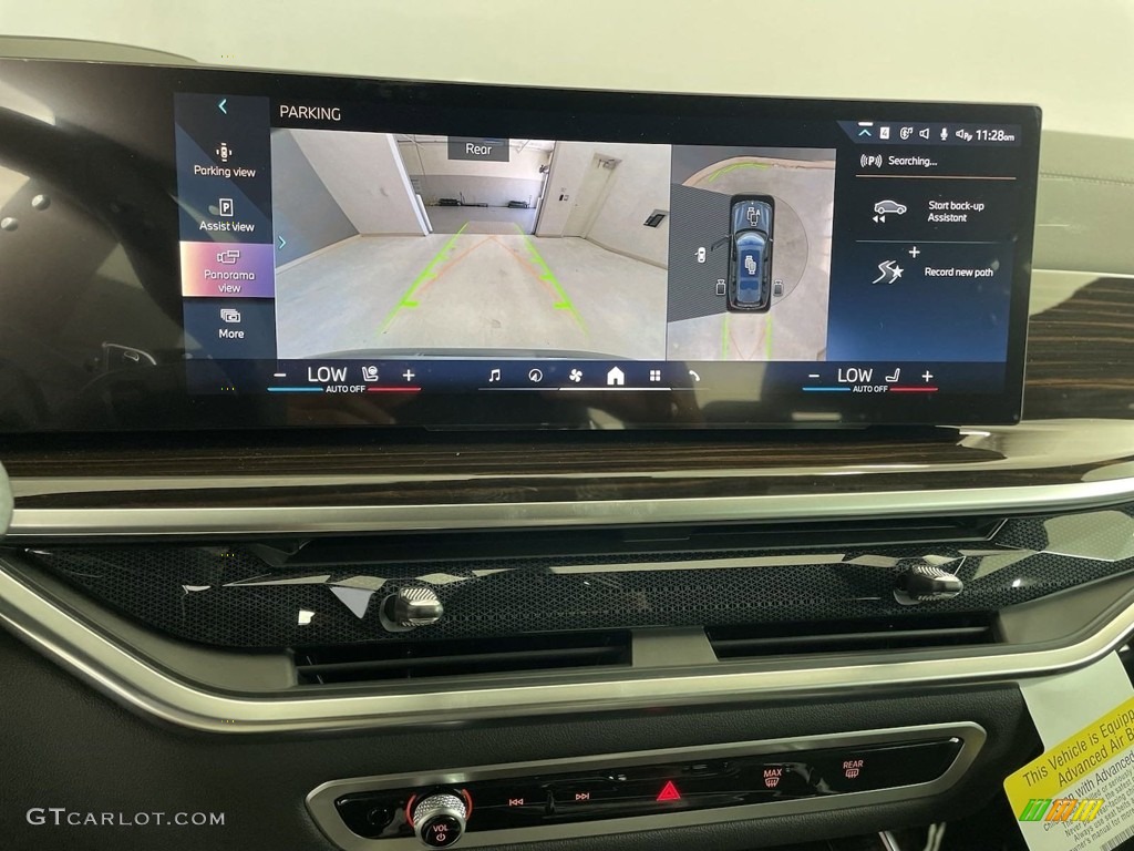 2024 BMW X7 xDrive40i Controls Photo #146551975