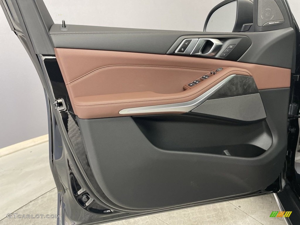 2024 BMW X5 sDrive40i Door Panel Photos