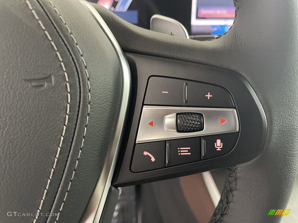 2024 BMW X5 sDrive40i Steering Wheel Photos