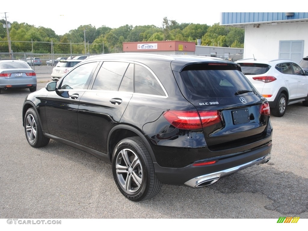 2016 GLC 300 4Matic - Obsidian Black Metallic / Silk Beige photo #3