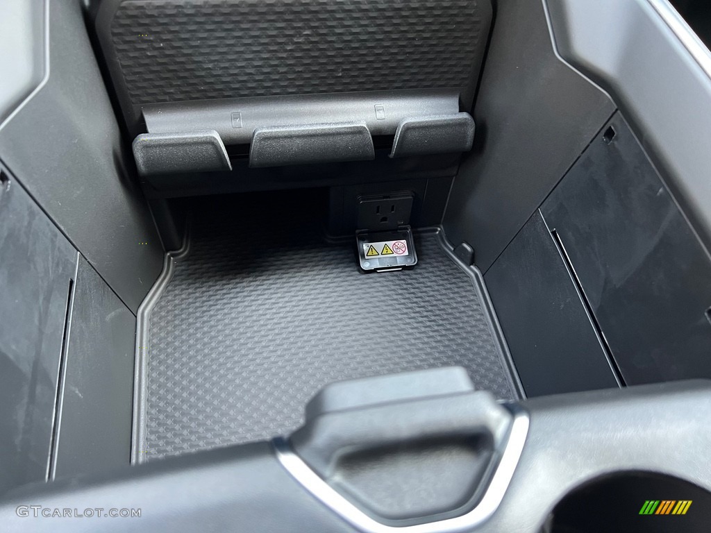 2024 1500 Laramie Crew Cab 4x4 - Billet Silver Metallic / Black photo #28