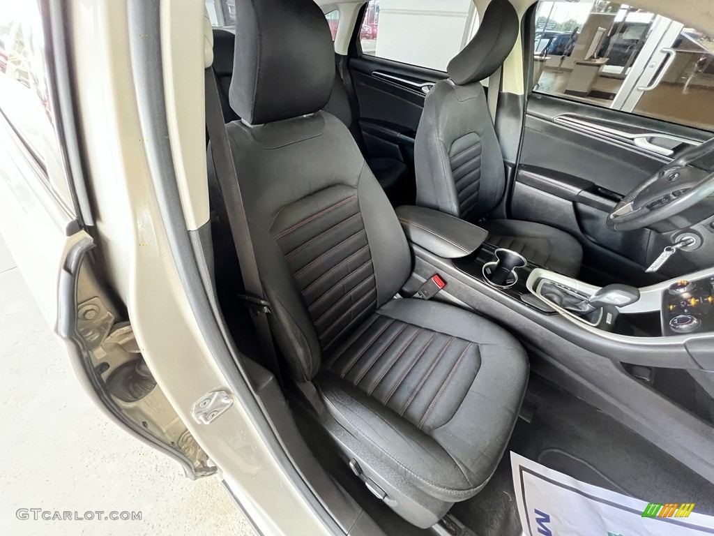 Charcoal Black Interior 2016 Ford Fusion SE Photo #146555804