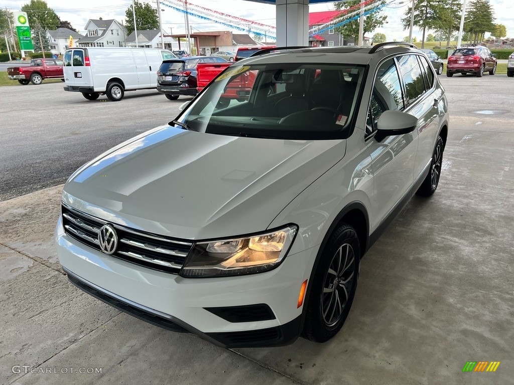 2020 Tiguan SE 4MOTION - Pure White / Titan Black photo #2