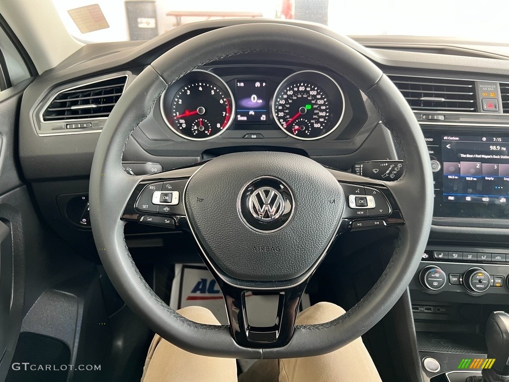 2020 Tiguan SE 4MOTION - Pure White / Titan Black photo #17