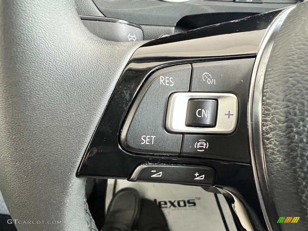 2020 Tiguan SE 4MOTION - Pure White / Titan Black photo #18