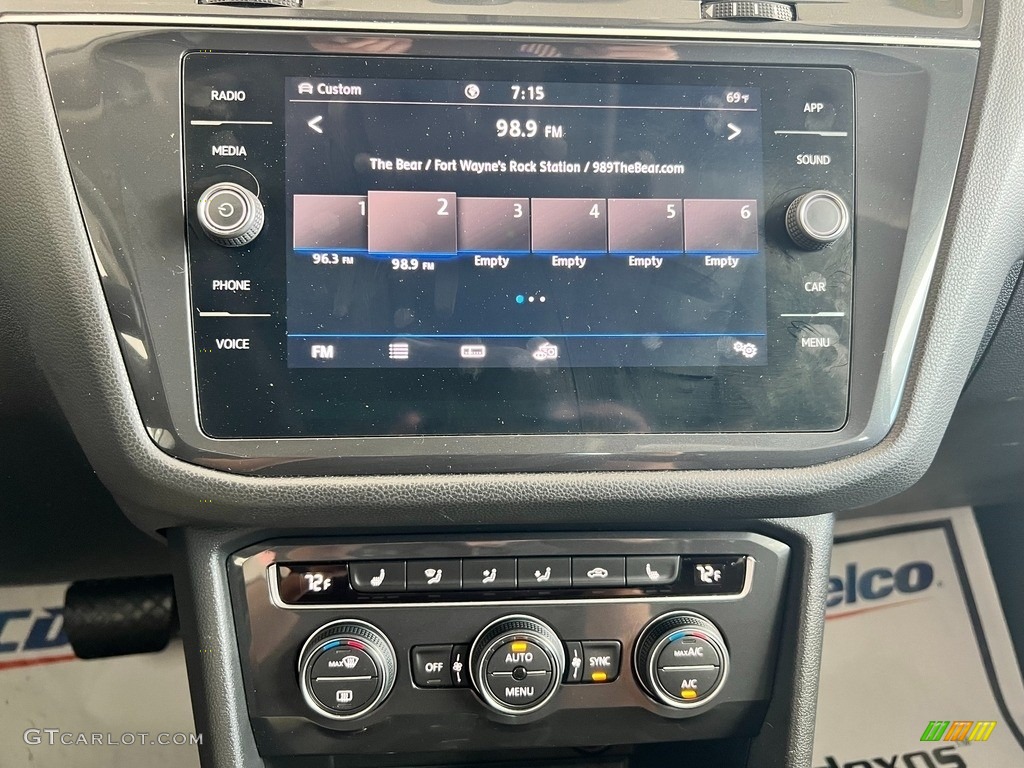 2020 Tiguan SE 4MOTION - Pure White / Titan Black photo #21