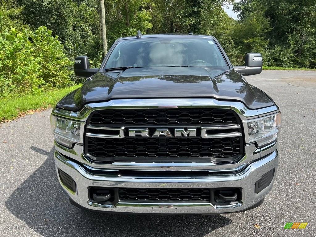 2024 2500 Tradesman Crew Cab 4x4 - Granite Crystal Metallic / Black photo #3