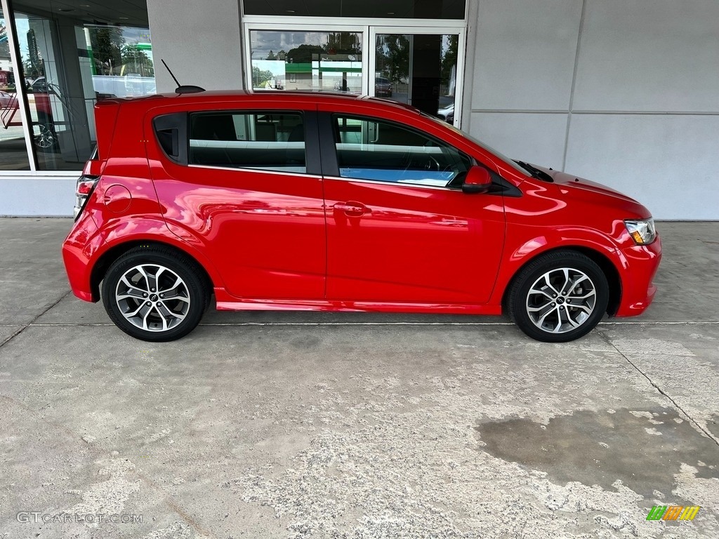 Red Hot 2018 Chevrolet Sonic LT Hatchback Exterior Photo #146556737