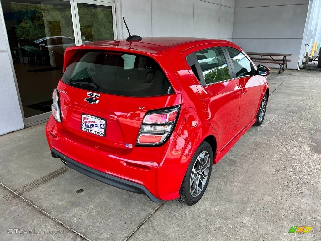 2018 Sonic LT Hatchback - Red Hot / Jet Black photo #7