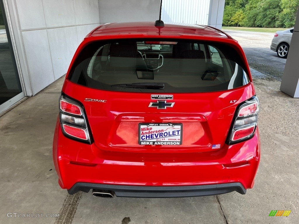 2018 Sonic LT Hatchback - Red Hot / Jet Black photo #8
