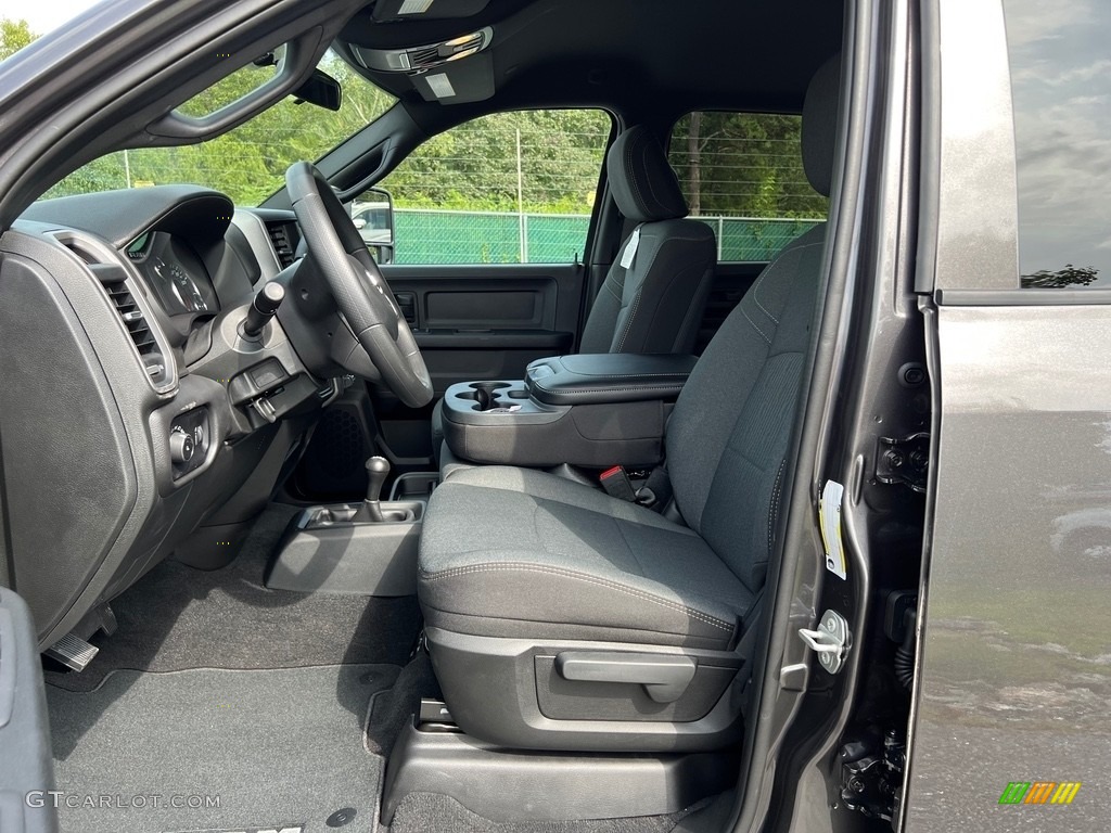 2024 2500 Tradesman Crew Cab 4x4 - Granite Crystal Metallic / Black photo #12
