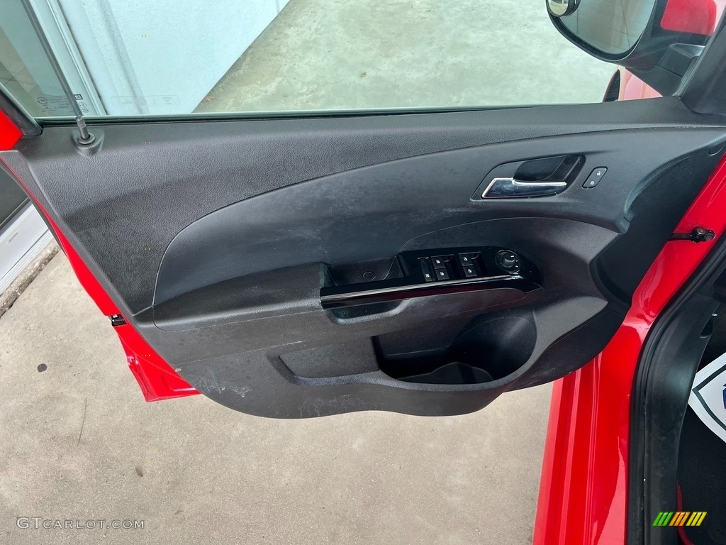 2018 Chevrolet Sonic LT Hatchback Door Panel Photos