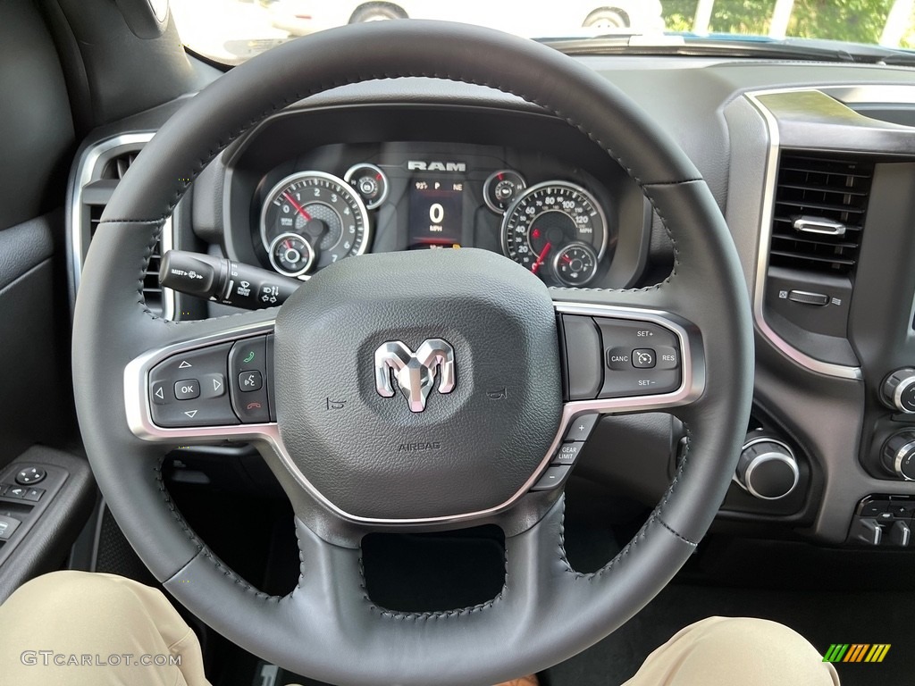 2024 Ram 1500 Big Horn Crew Cab 4x4 Diesel Gray/Black Steering Wheel Photo #146557565