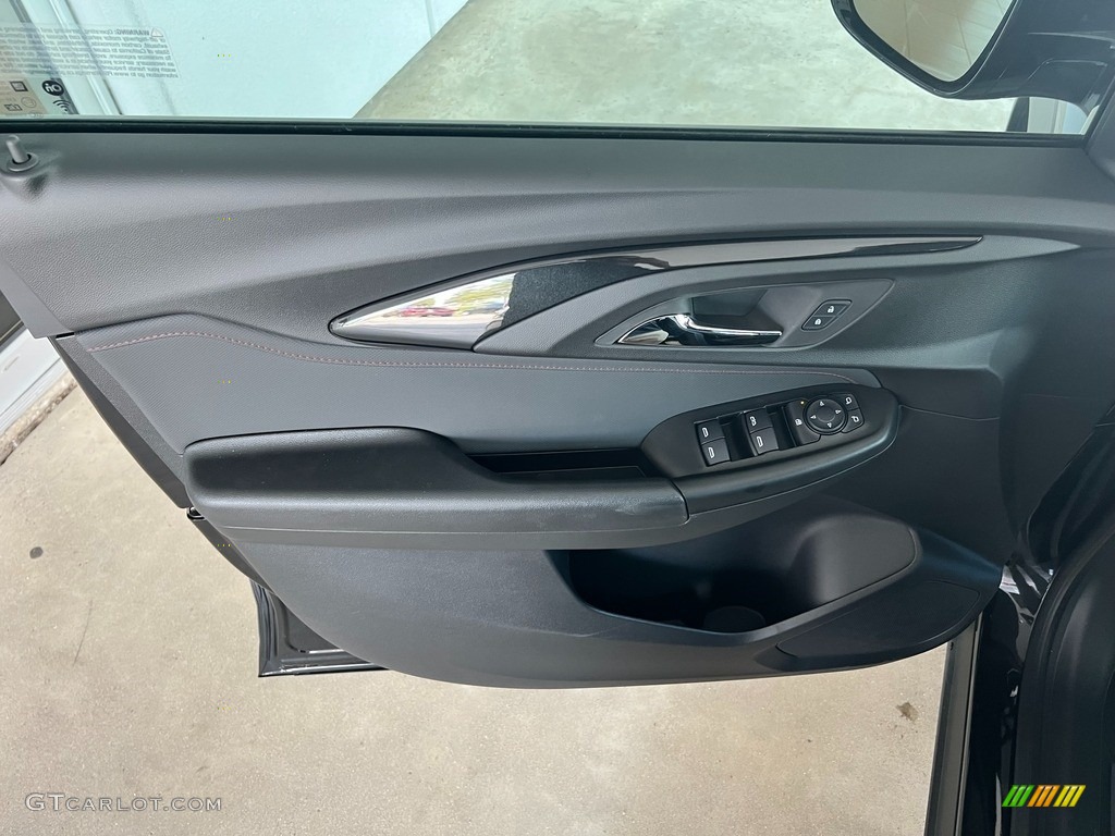 2023 Chevrolet TrailBlazer RS Door Panel Photos