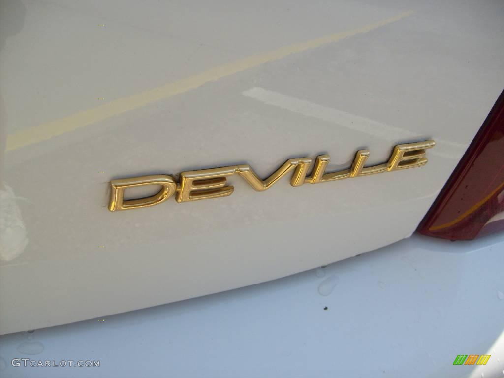 2004 DeVille Sedan - Cotillion White / Shale photo #12