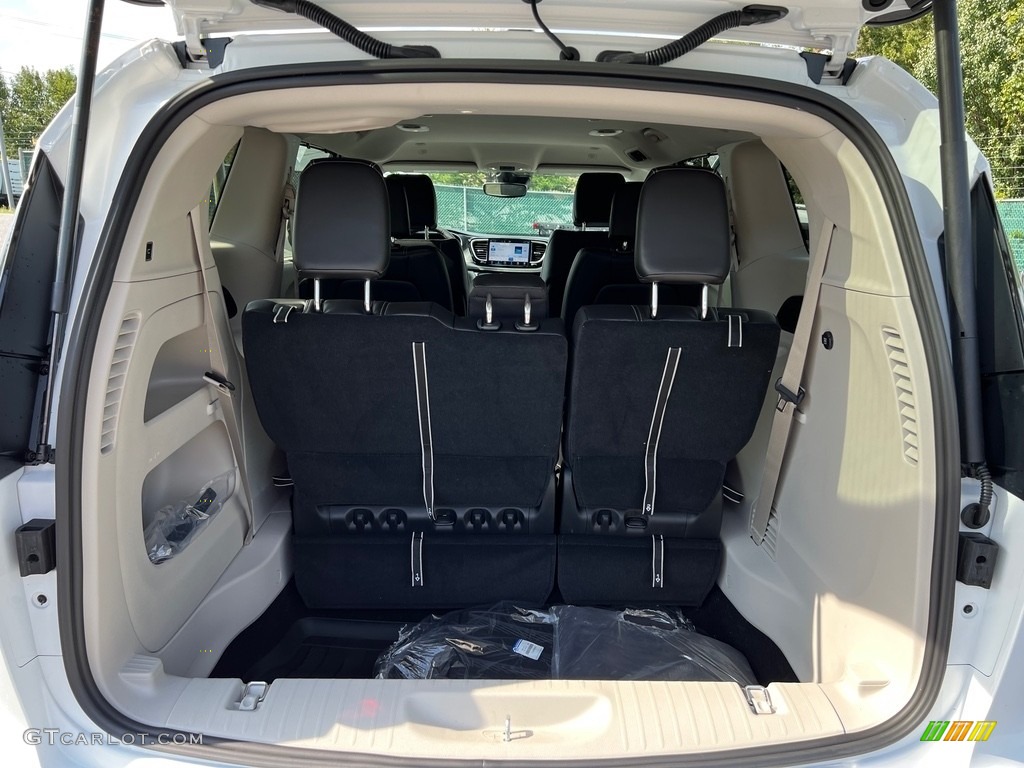 2023 Chrysler Pacifica Touring L Road Tripper AWD Trunk Photos