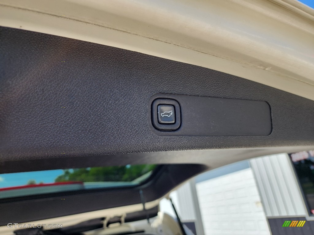 2012 Tahoe LTZ 4x4 - White Diamond Tricoat / Ebony photo #17