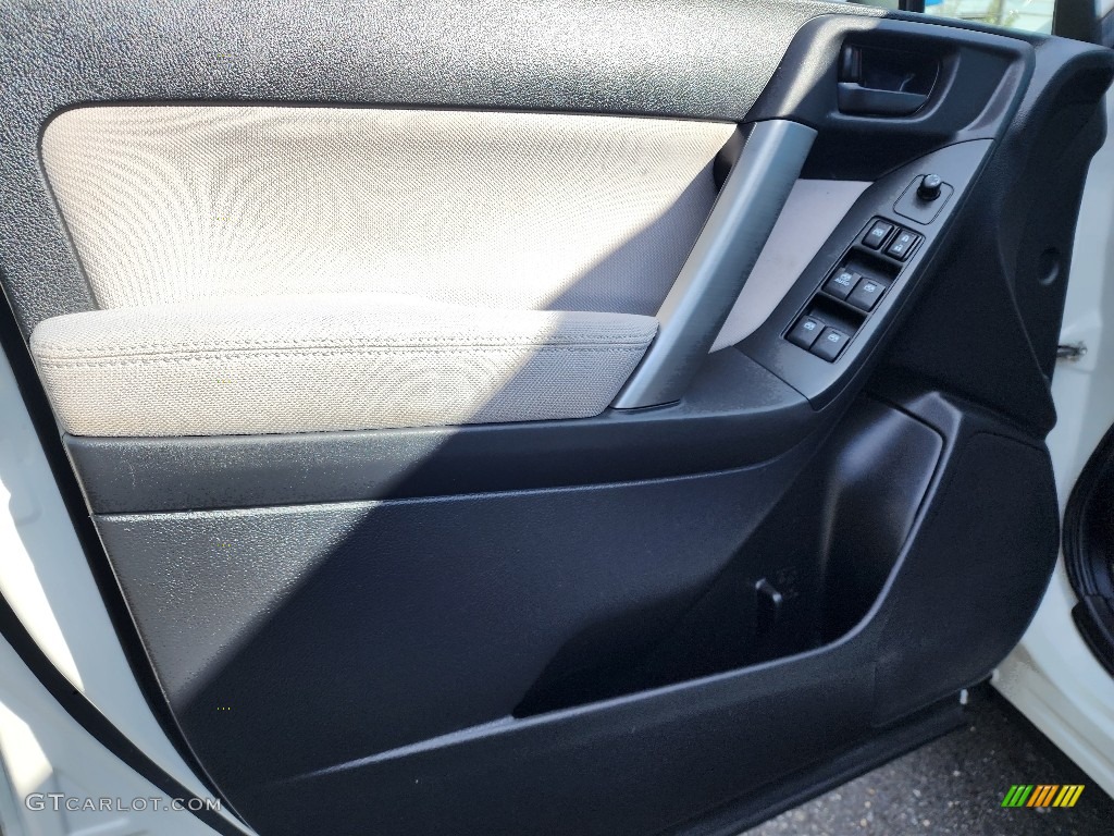 2014 Subaru Forester 2.5i Premium Platinum Door Panel Photo #146561574