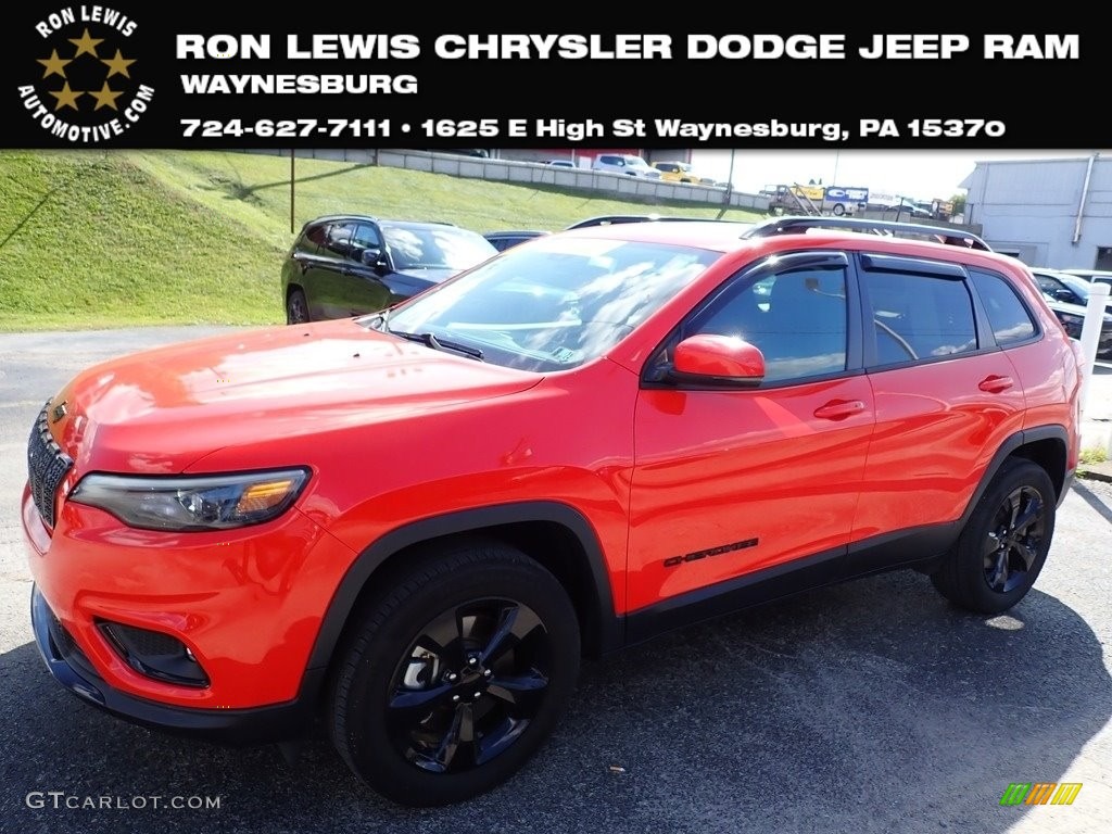 2021 Cherokee Altitude 4x4 - Spitfire Orange / Black photo #1