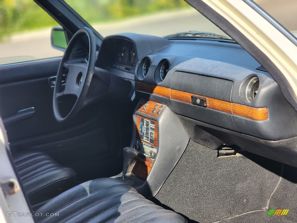 1980 Mercedes-Benz E Class 300 D Sedan Black Dashboard Photo #146561856