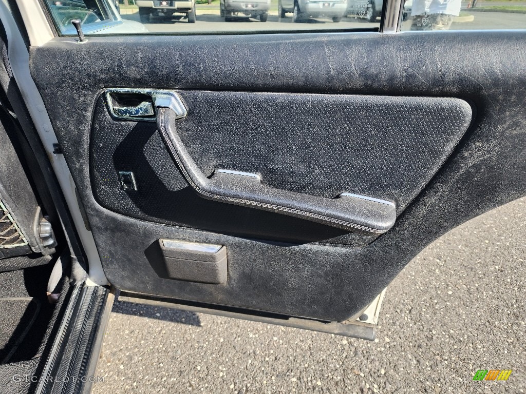 1980 Mercedes-Benz E Class 300 D Sedan Black Door Panel Photo #146561911