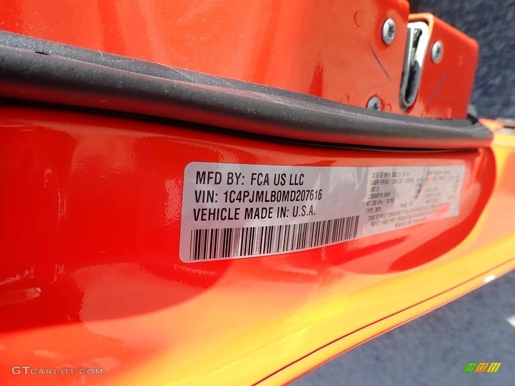2021 Cherokee Altitude 4x4 - Spitfire Orange / Black photo #15