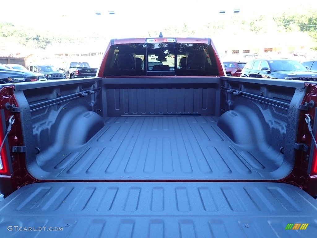 2024 1500 Big Horn Crew Cab 4x4 - Delmonico Red Pearl / Black photo #5