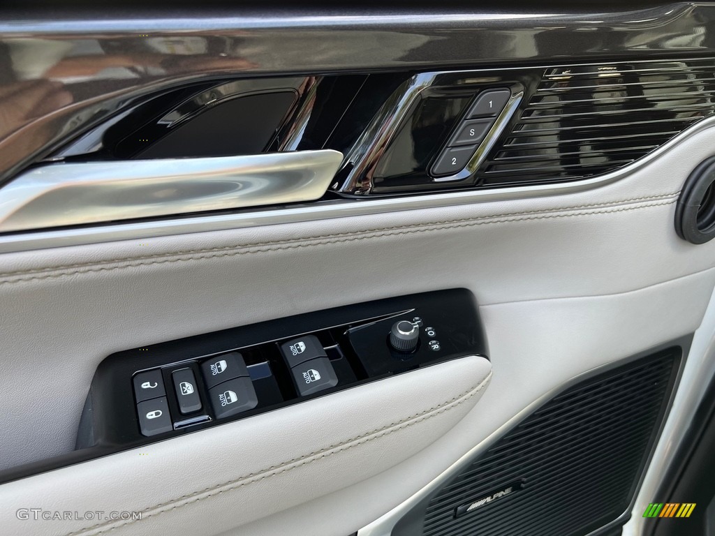 2023 Jeep Wagoneer L Base 4x4 Sea Salt/Black Door Panel Photo #146564743